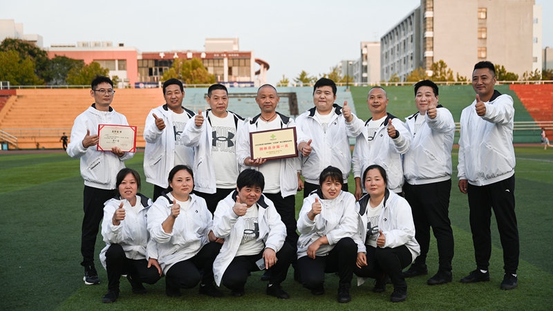 3、拔河比賽勇奪第一_副本.jpg